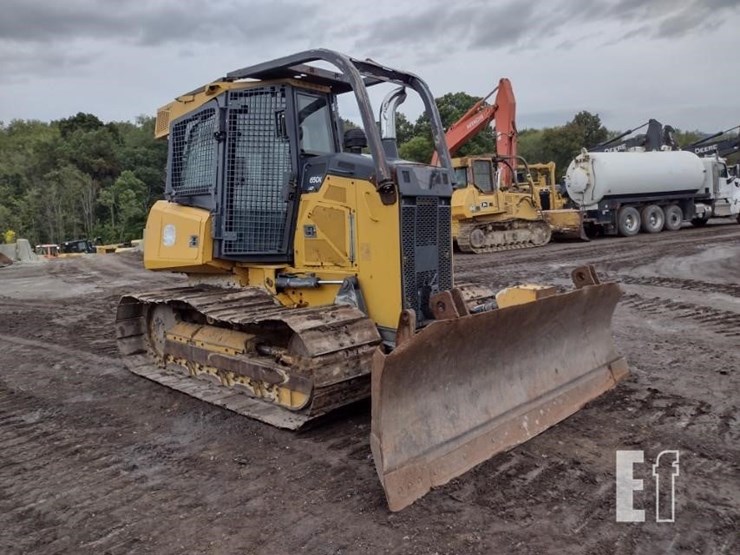 2017-deere-650k-lgp-image-43