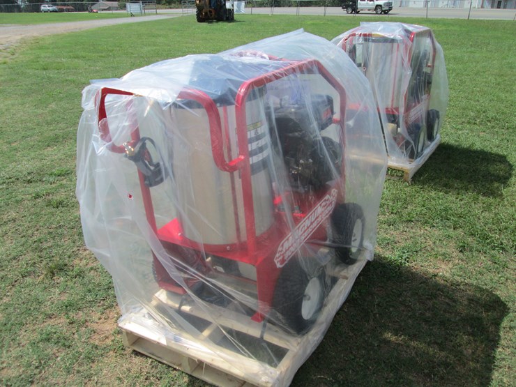 #29447-•-2025-magnum-4000-series-hot-water-pressure-washer-253839-image-1