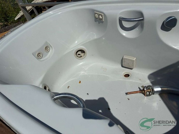 jacuzzi-bathtub-image-3