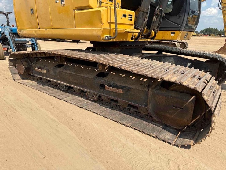 2015-deere-250g-lc-image-14