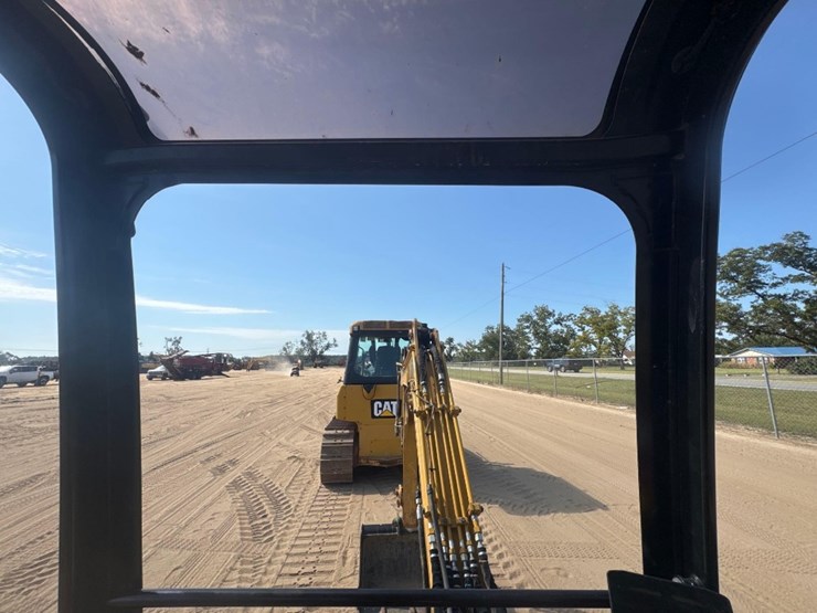 2022-caterpillar-303-image-31