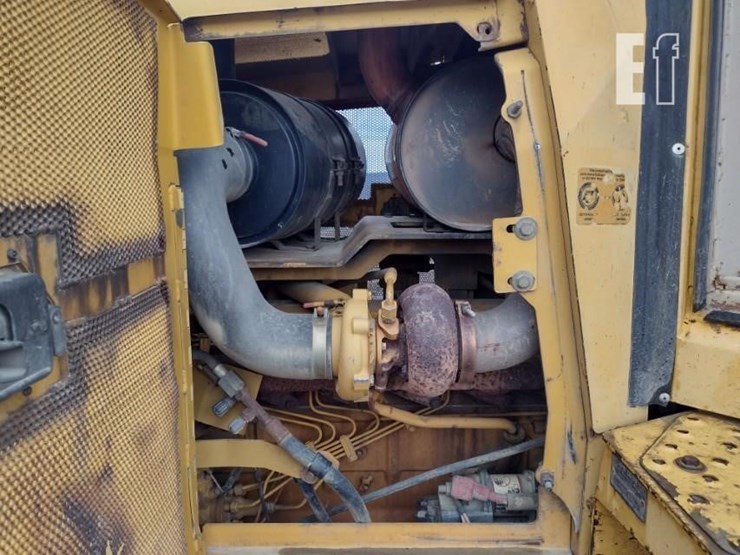 1997-deere-750c-image-39