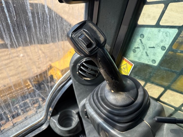 2019-caterpillar-279d-image-32