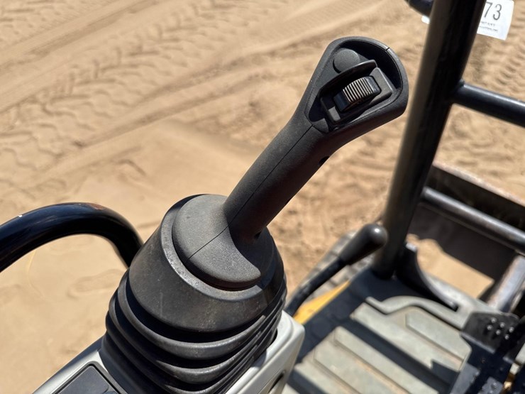 2019-caterpillar-303.5e2-cr-image-30