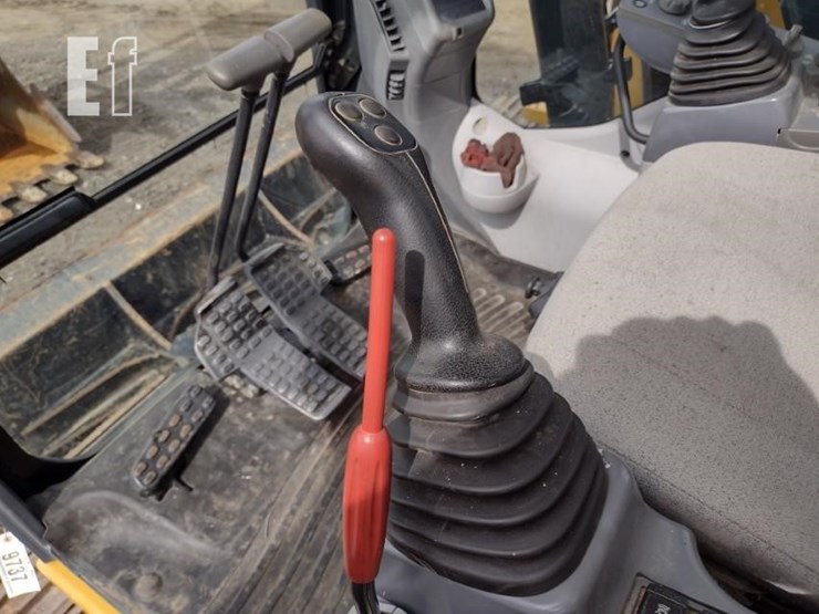 2017-deere-130g-image-10