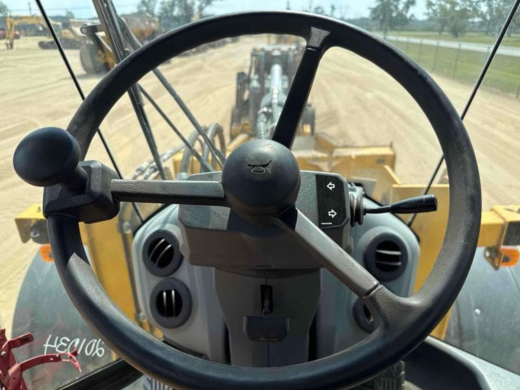 2021-deere-524p-image-26