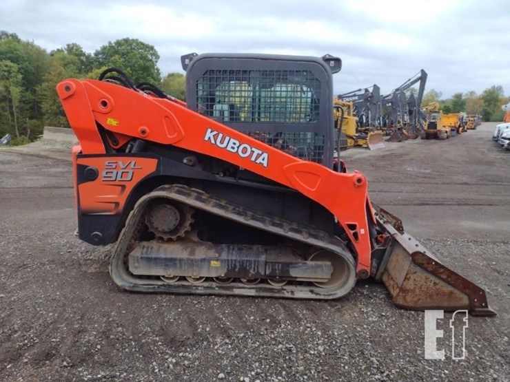 2012-kubota-svl90-image-3