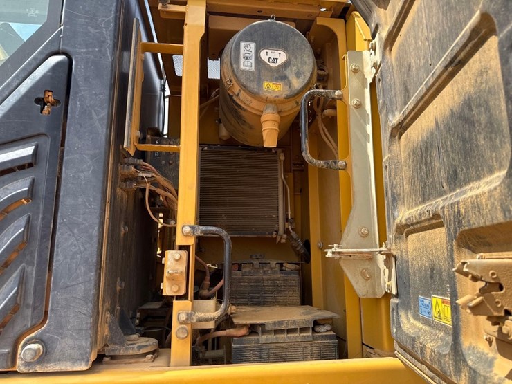 2014-caterpillar-324el-image-27