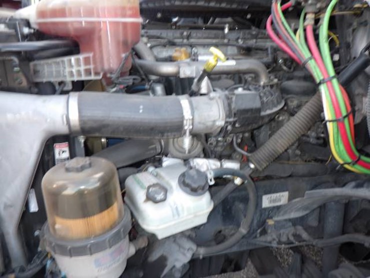 2019-freightliner-cascadia-116-image-11