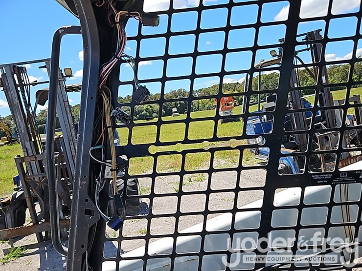 2017-bobcat-t740-image-13