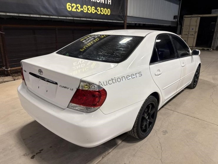 2005-toyota-camry-sdn-image-7