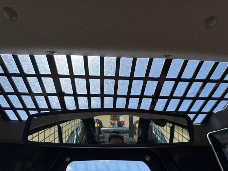 new-holland-c362-image-28