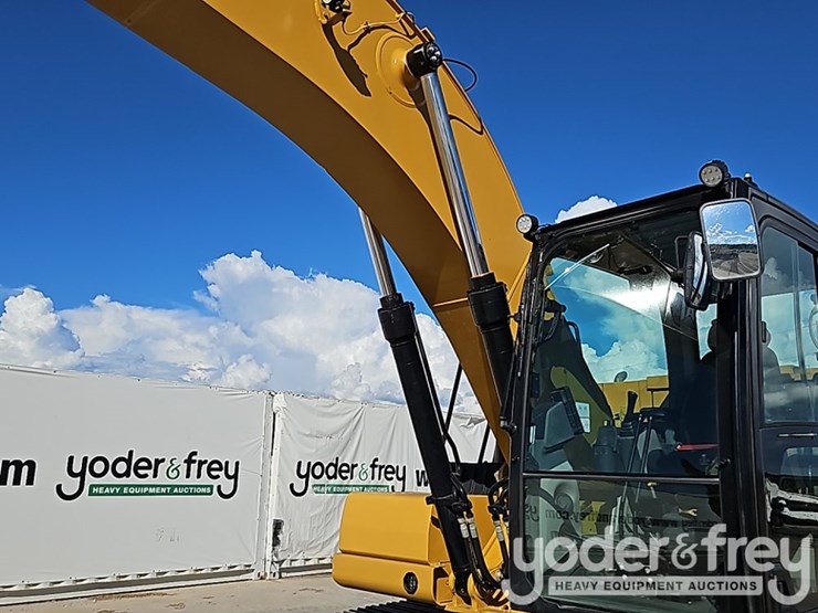 2021-caterpillar-320gc-image-19