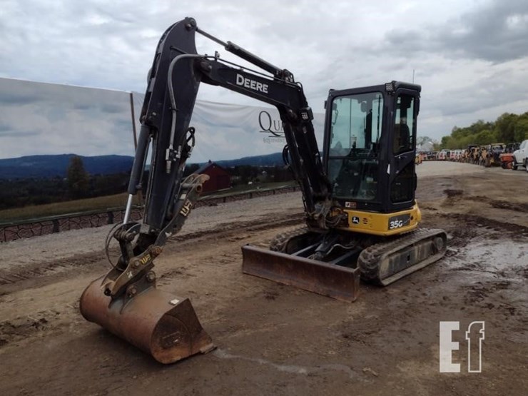 2019-deere-35g-image-49