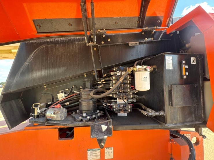 2005-jlg-660sj-image-18