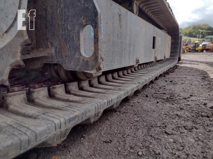 2022-deere-35g-image-40