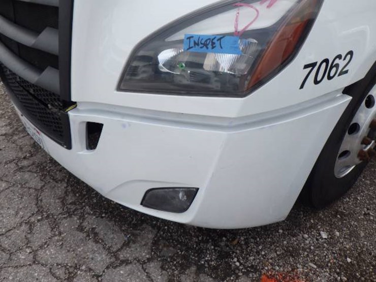 2024-freightliner-cascadia-126-image-2