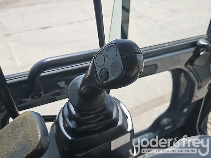 2015-kobelco-sk210-lc-9-image-39