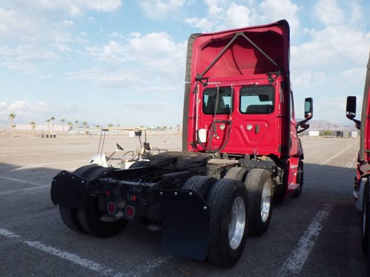 2019-freightliner-cascadia-116-image-4
