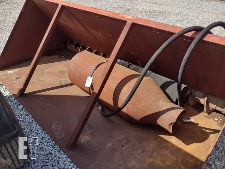 skid-loader-auger-bucket-image-6