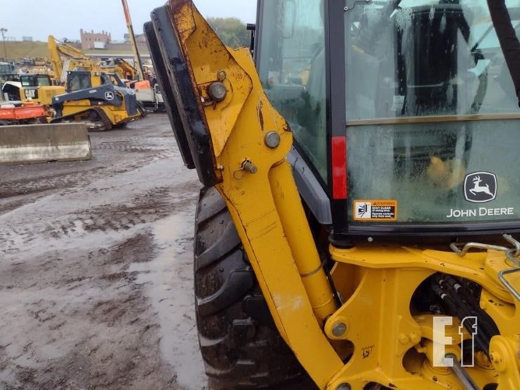 2020-deere-410l-image-29