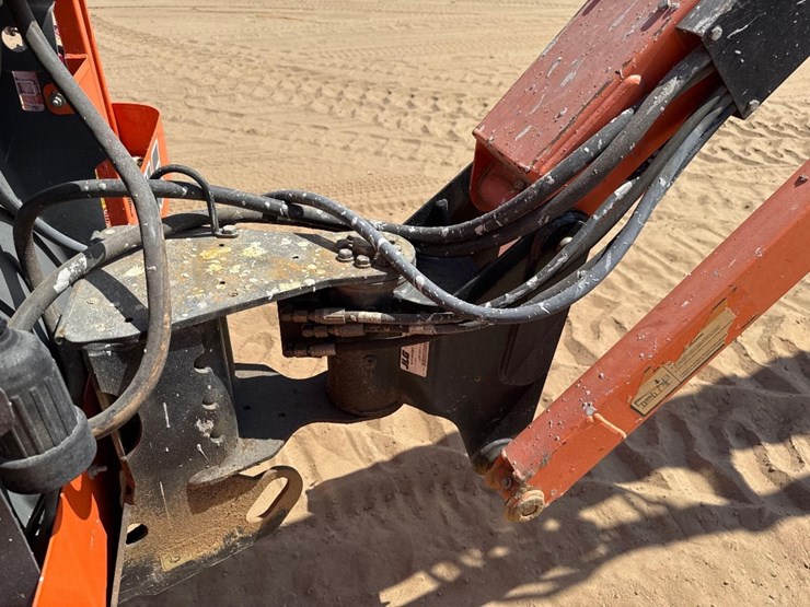 2005-jlg-660sj-image-22