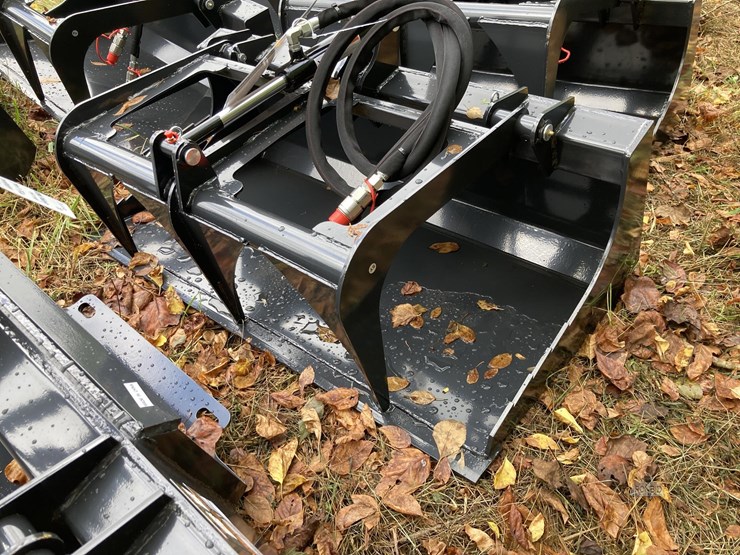 wolverine-msg-11-44w-mini-skid-grapple-bucket-image-1