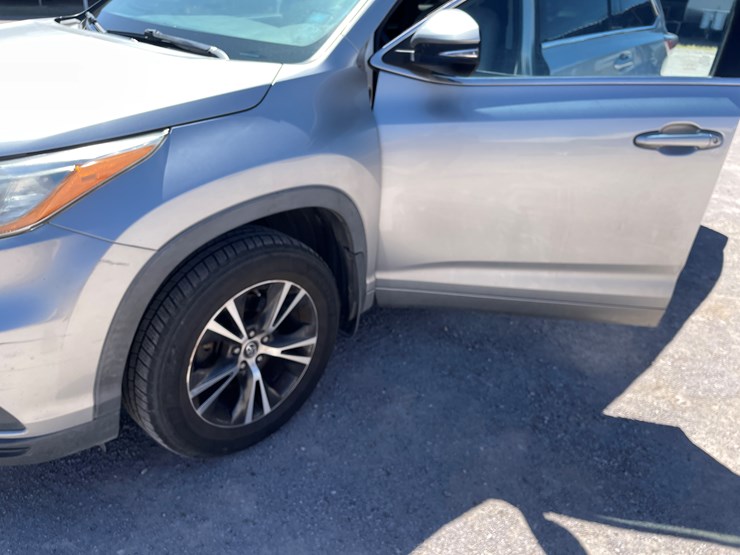 2016-toyota-highlander-image-55