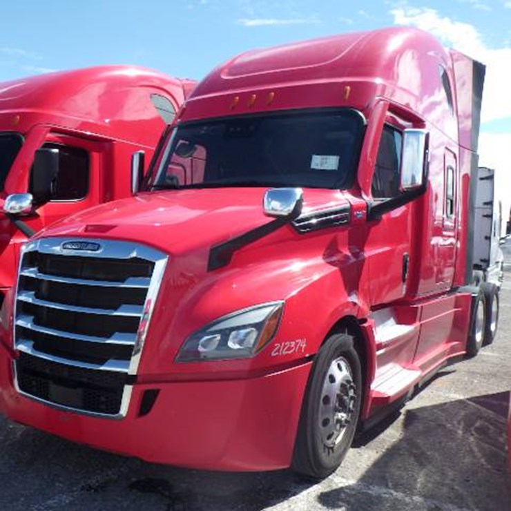 2021 FREIGHTLINER CASCADIA 126