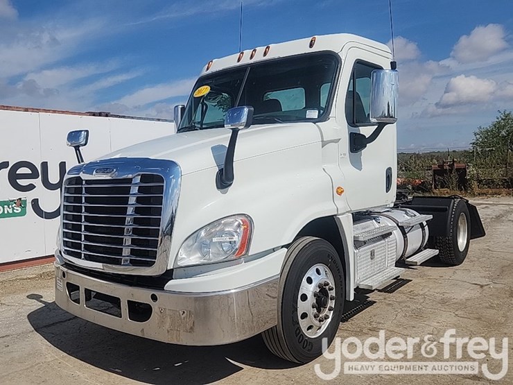 2017-freightliner-cascadia-image-1