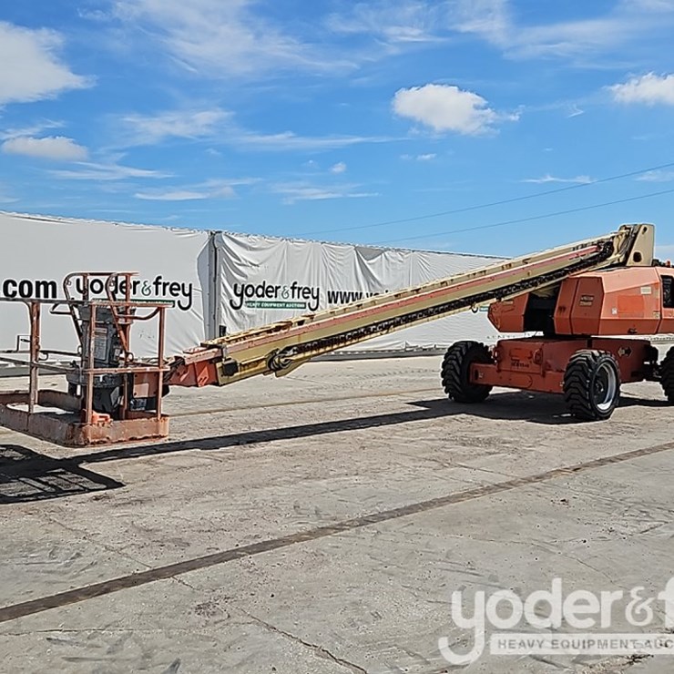 2015 JLG 800S