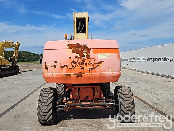 2015-jlg-800s-image-18