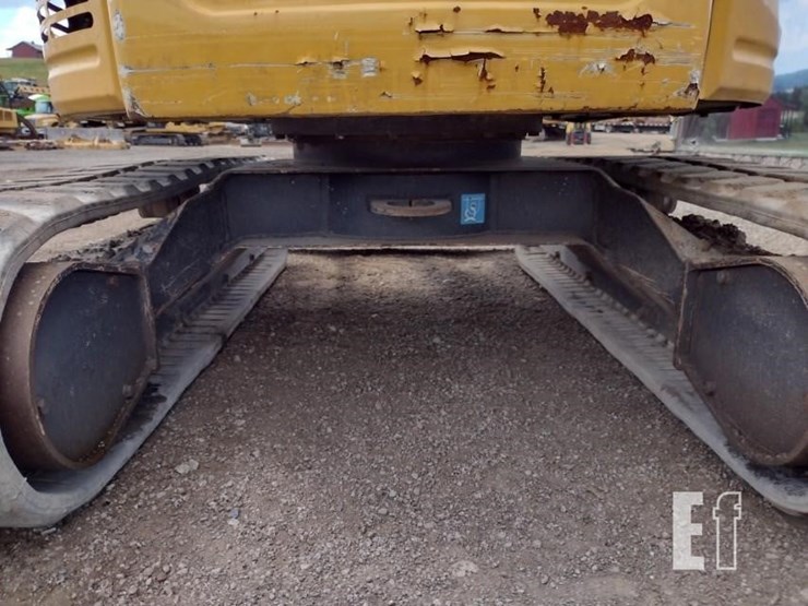 2021-deere-26g-image-25