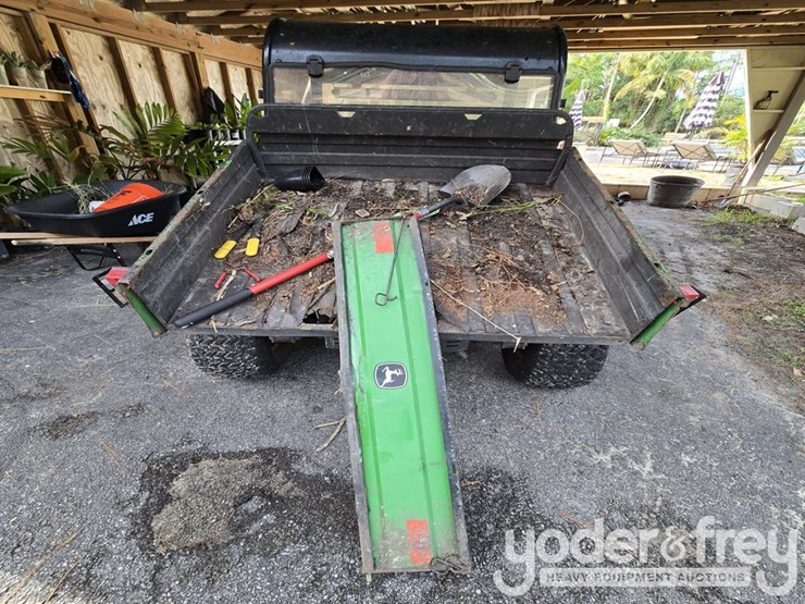 2014-john-deere-gator-tx-image-5
