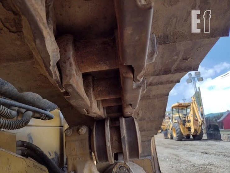 2015-caterpillar-d6n-xl-image-39