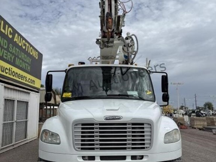 2012-freightliner-m2-digger-derrick-image-3