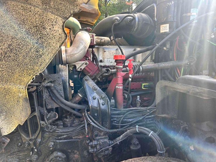 2009-mack-granite-tandem-axle-dump-truck-image-19