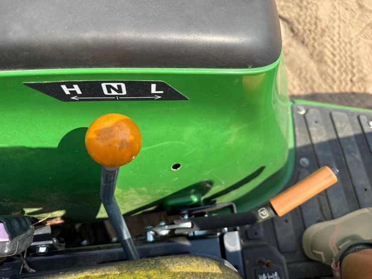 john-deere-3032e-image-23