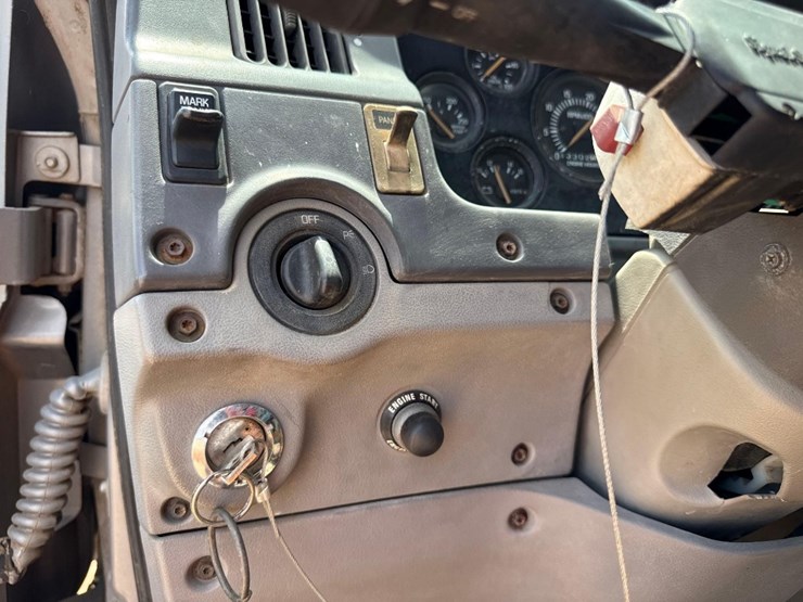 1997-ford-boom-truck-image-31