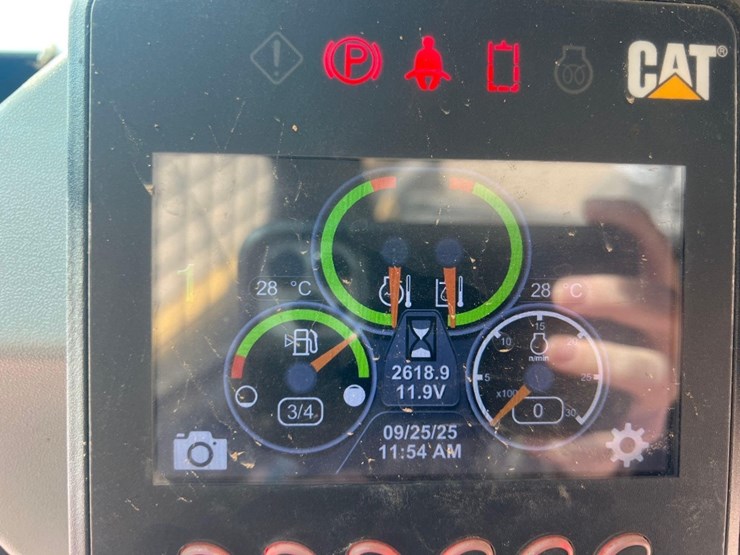 2019-caterpillar-262d3-image-27