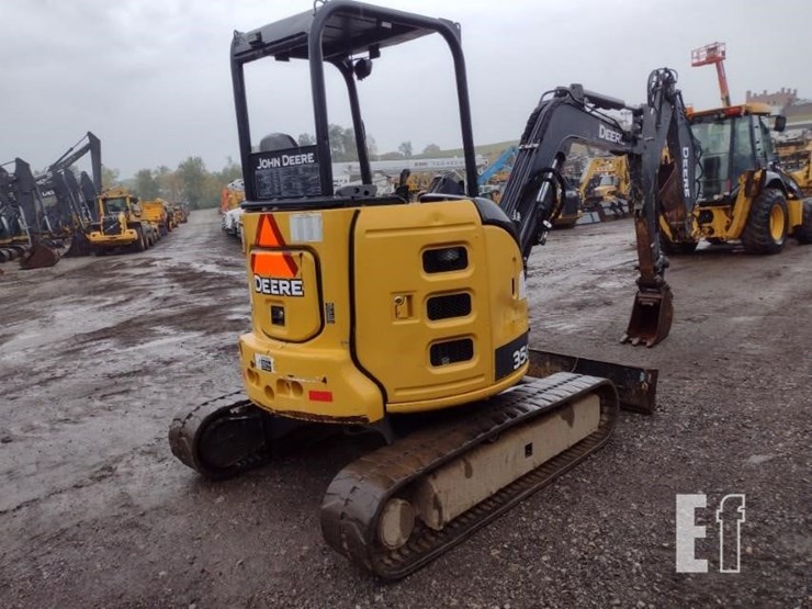 2015-deere-35g-image-48