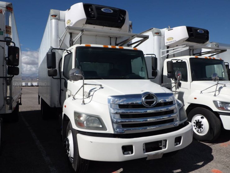 2015-hino-268a-image-2