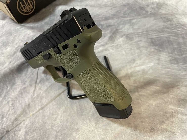 #4785-•-beretta-apx-a1-compact-9mm-luger-pistol,-sn:-axc150906-image-23