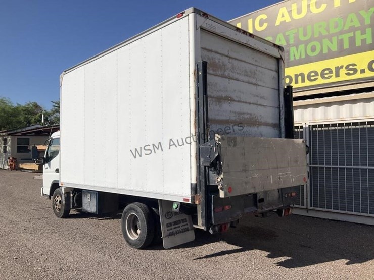 2007-mitsubishi-fuso-box-truck-image-7