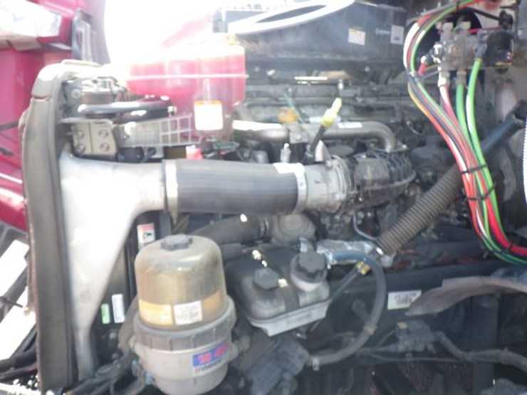 2019-freightliner-cascadia-116-image-14