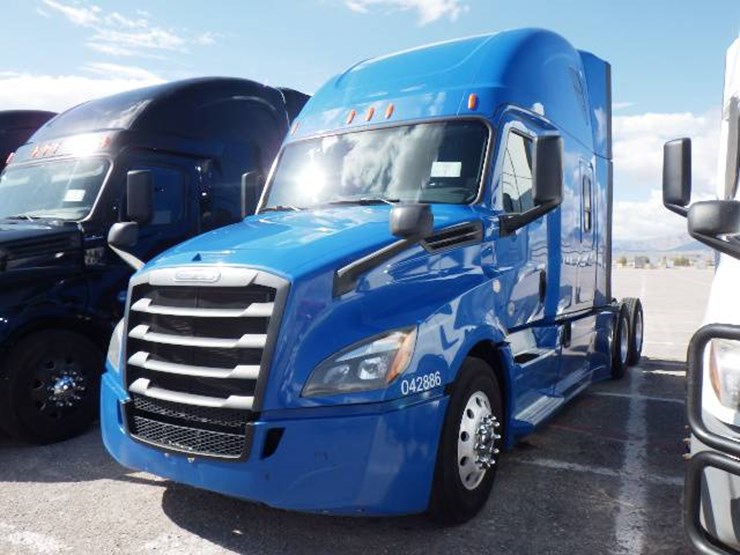 2020-freightliner-cascadia-126-image-1