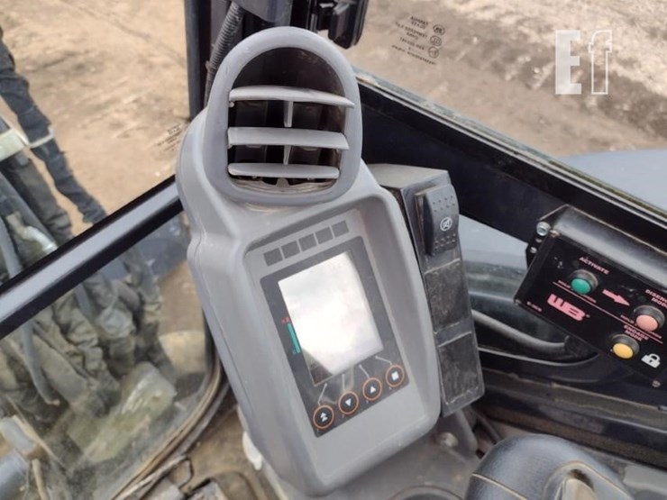 2019-deere-35g-image-7