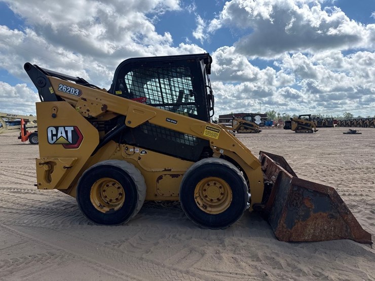 2021-caterpillar-262d3-image-5