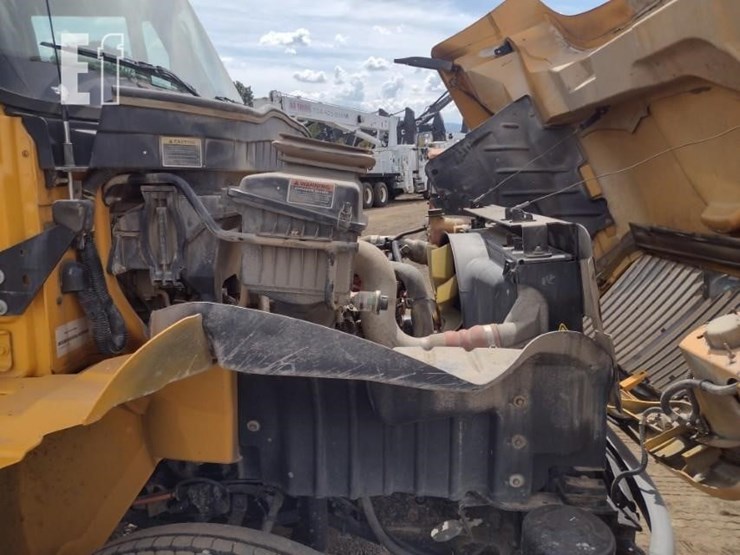 2018-international-durastar-4300-image-17