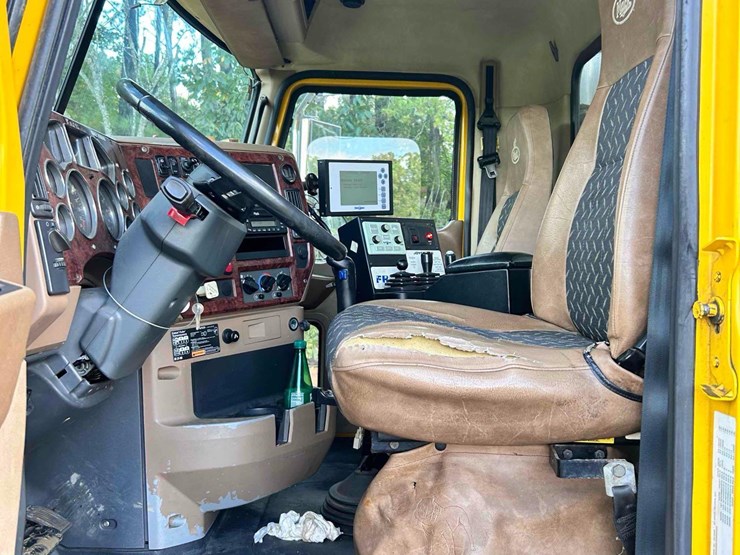 2009-mack-granite-tandem-axle-dump-truck-image-22
